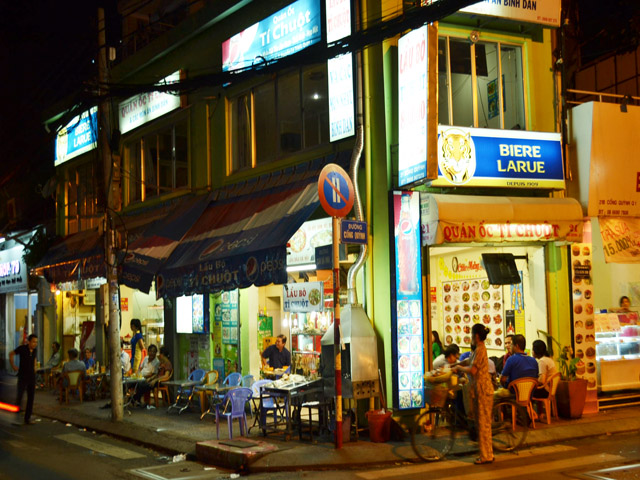 Lẩu Bò Tí Chuột - Địa chỉ quán nhậu bình dân tại Sài Gòn